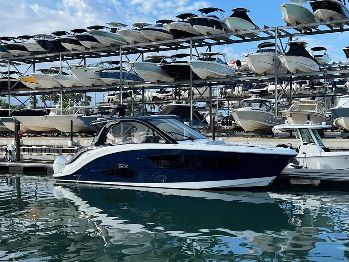 370 Sundancer 2022 Yacht Photos Pics 