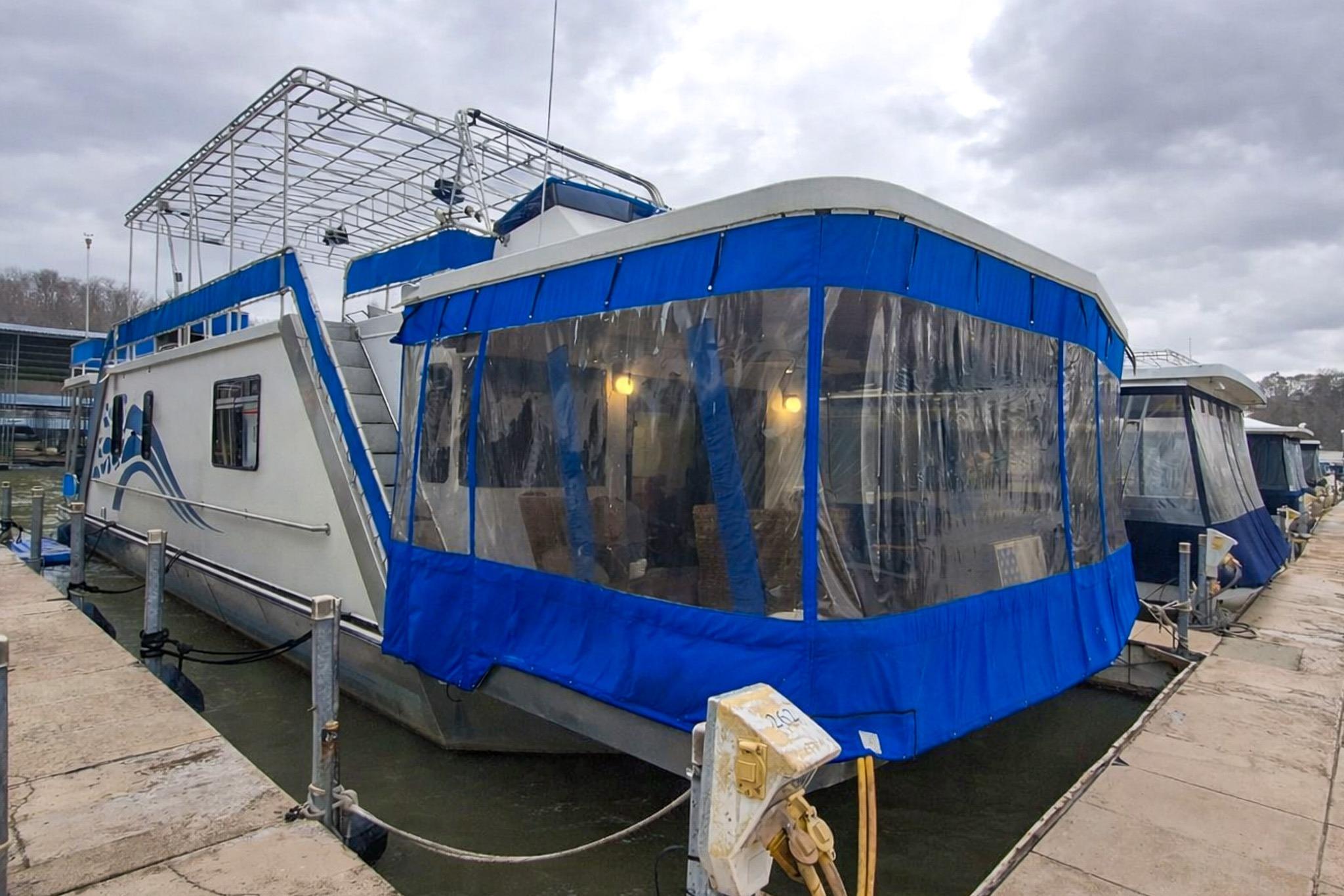Lakeview 66 x 16 Widebody Houseboat