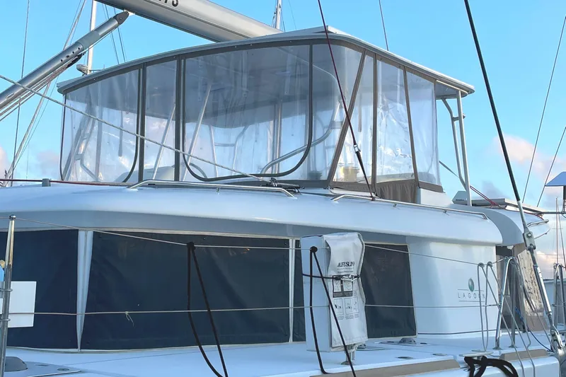 Stray Cats Yacht Photos Pics 