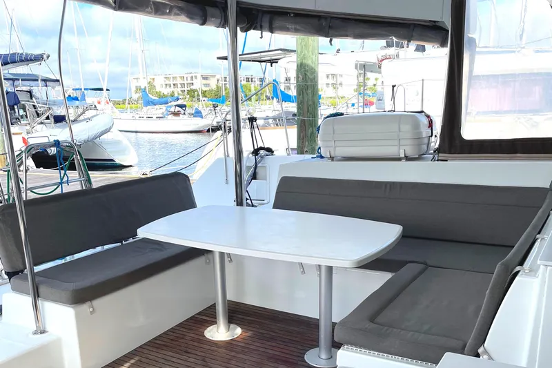 Stray Cats Yacht Photos Pics 