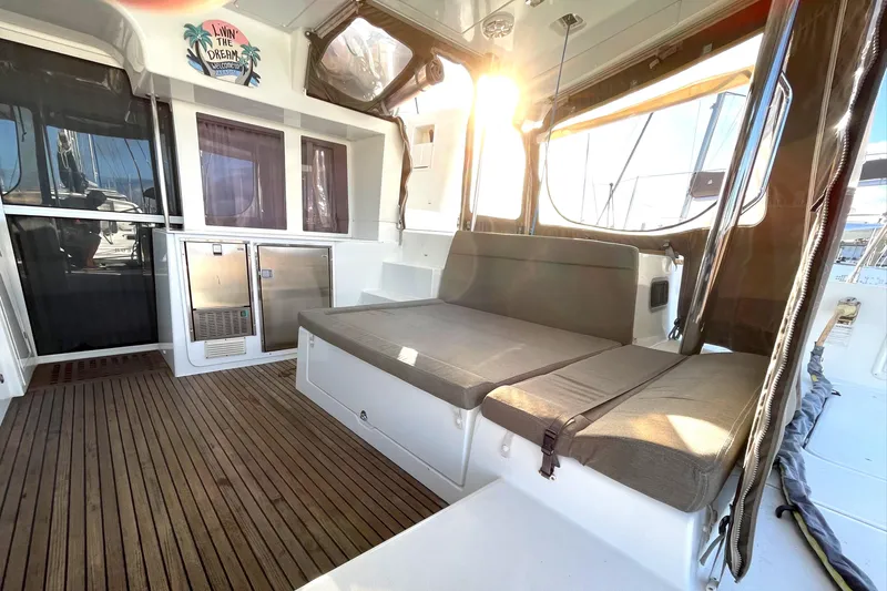 Stray Cats Yacht Photos Pics 