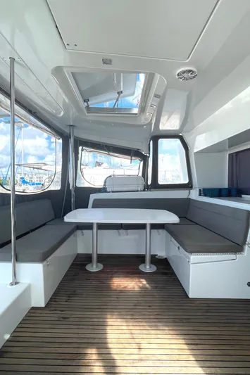 Stray Cats Yacht Photos Pics 