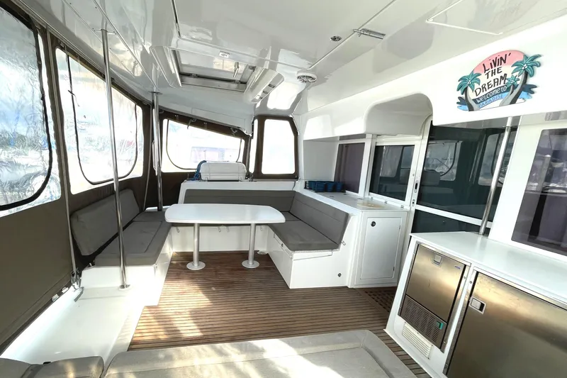 Stray Cats Yacht Photos Pics 