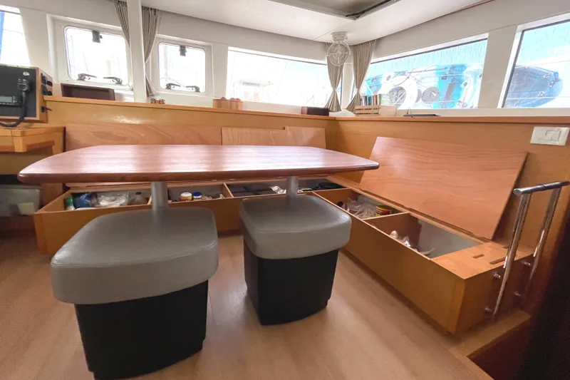 Stray Cats Yacht Photos Pics 