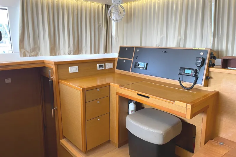 Stray Cats Yacht Photos Pics 