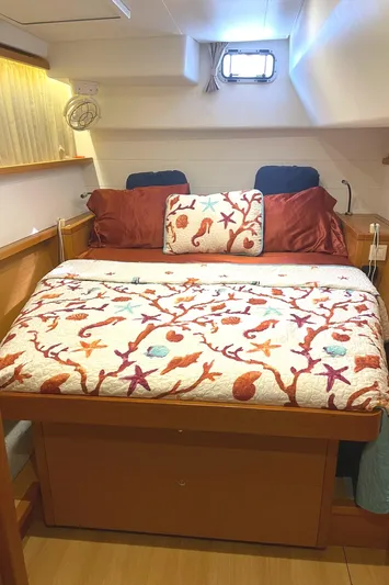 Stray Cats Yacht Photos Pics 