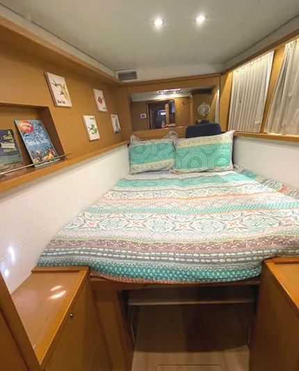 Stray Cats Yacht Photos Pics 