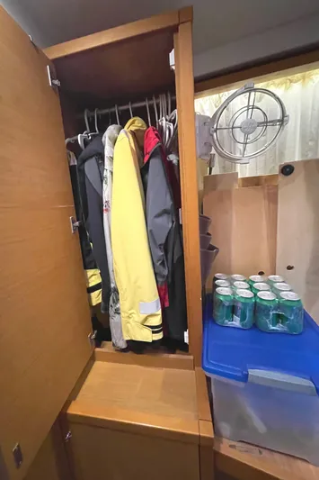 Stray Cats Yacht Photos Pics 