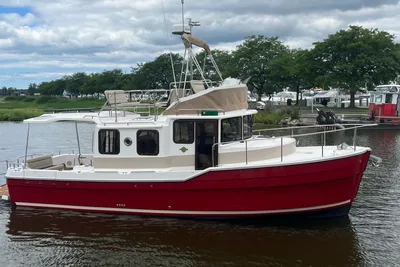 Ranger Tugs R-31 Command Bridge Luxury Edition