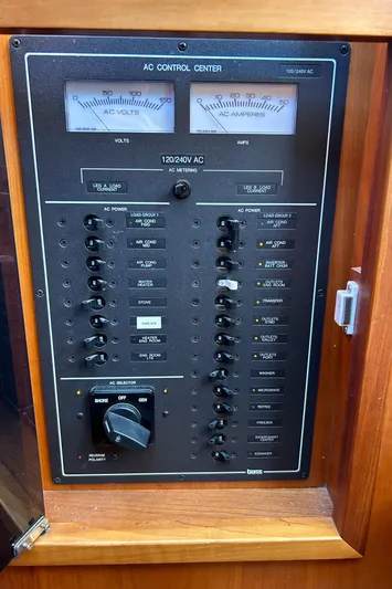 Bravo Yacht Photos Pics AC control panel on 2005 Sabre 42 Hardtop Express boat.