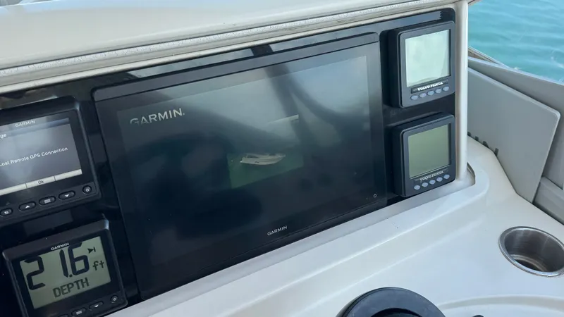 Salty Side Eye Yacht Photos Pics Flybridge Equipment & Navigation