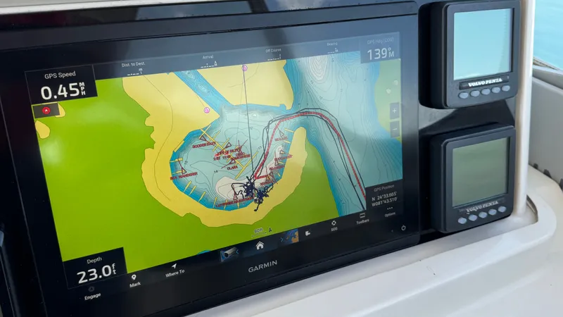 Salty Side Eye Yacht Photos Pics Flybridge Equipment & Navigation