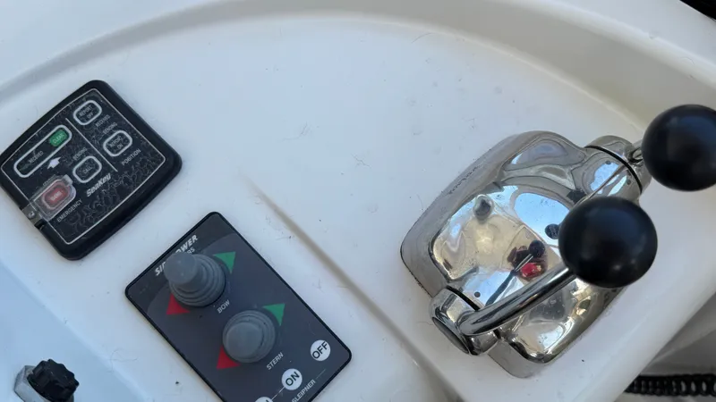 Salty Side Eye Yacht Photos Pics Flybridge Equipment & Navigation