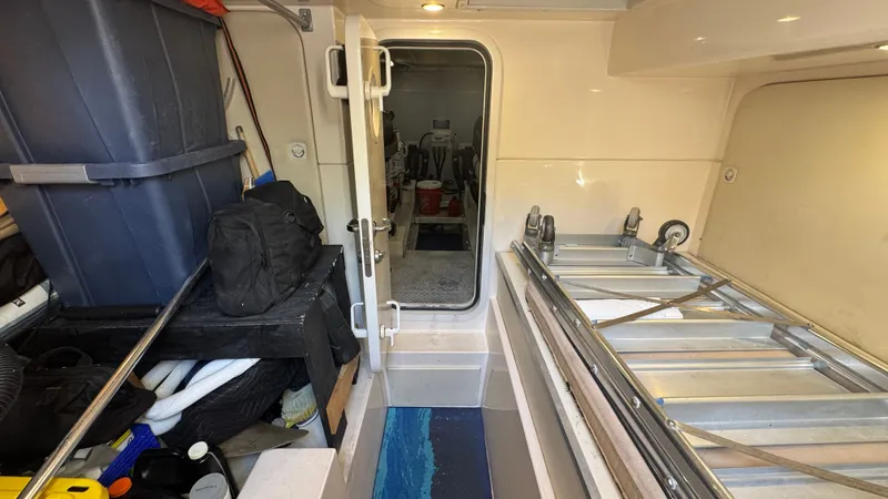 Salty Side Eye Yacht Photos Pics Companionway Storage