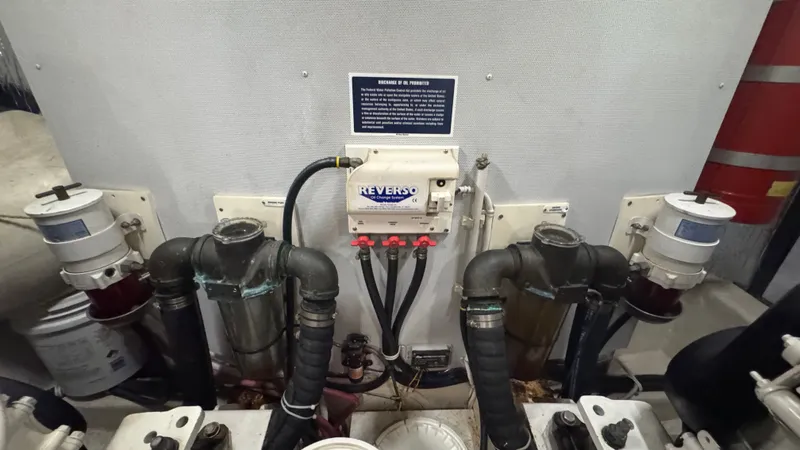 Salty Side Eye Yacht Photos Pics Engine Room