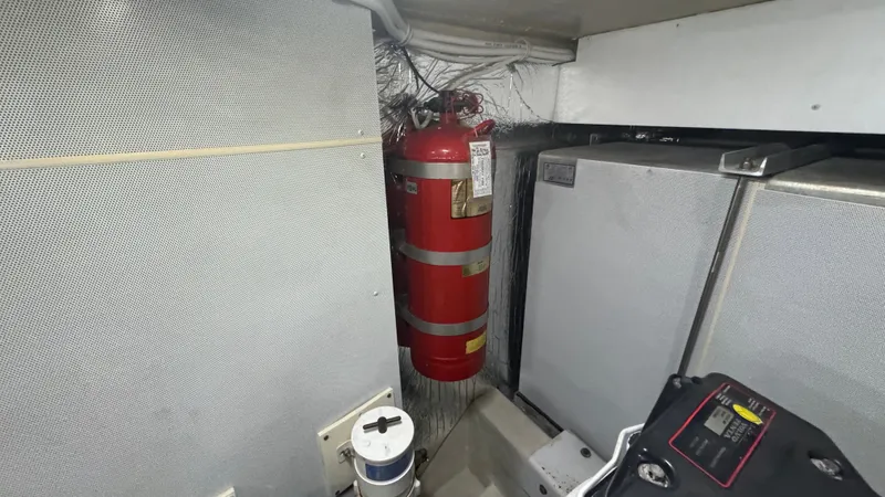 Salty Side Eye Yacht Photos Pics Engine Room