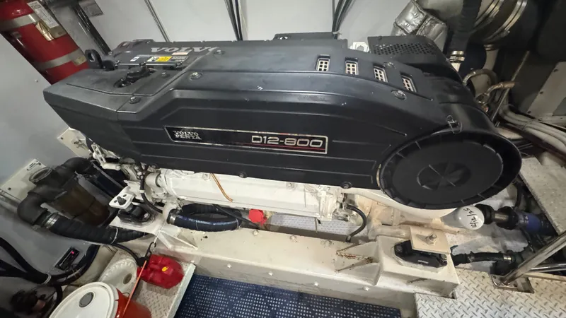 Salty Side Eye Yacht Photos Pics Engine Room