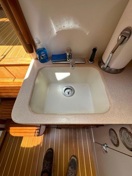 2002 Legacy Yachts 34 Sedan