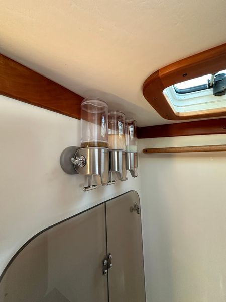 2002 Legacy Yachts 34 Sedan