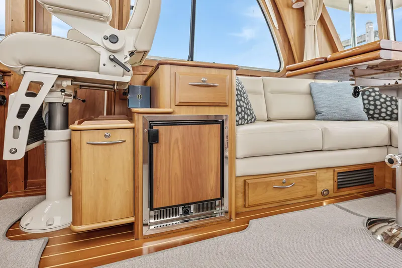  Yacht Photos Pics Salon Settee Cabinet