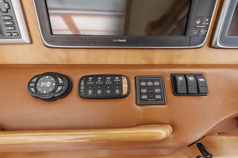  Yacht Photos Pics Helm Controls