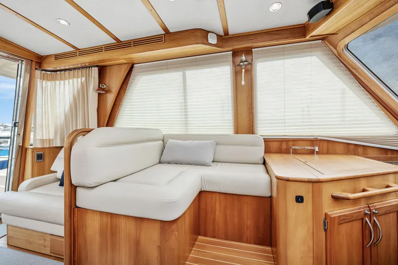  Yacht Photos Pics Mate's Seat Port