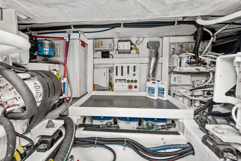  Yacht Photos Pics Engine Room