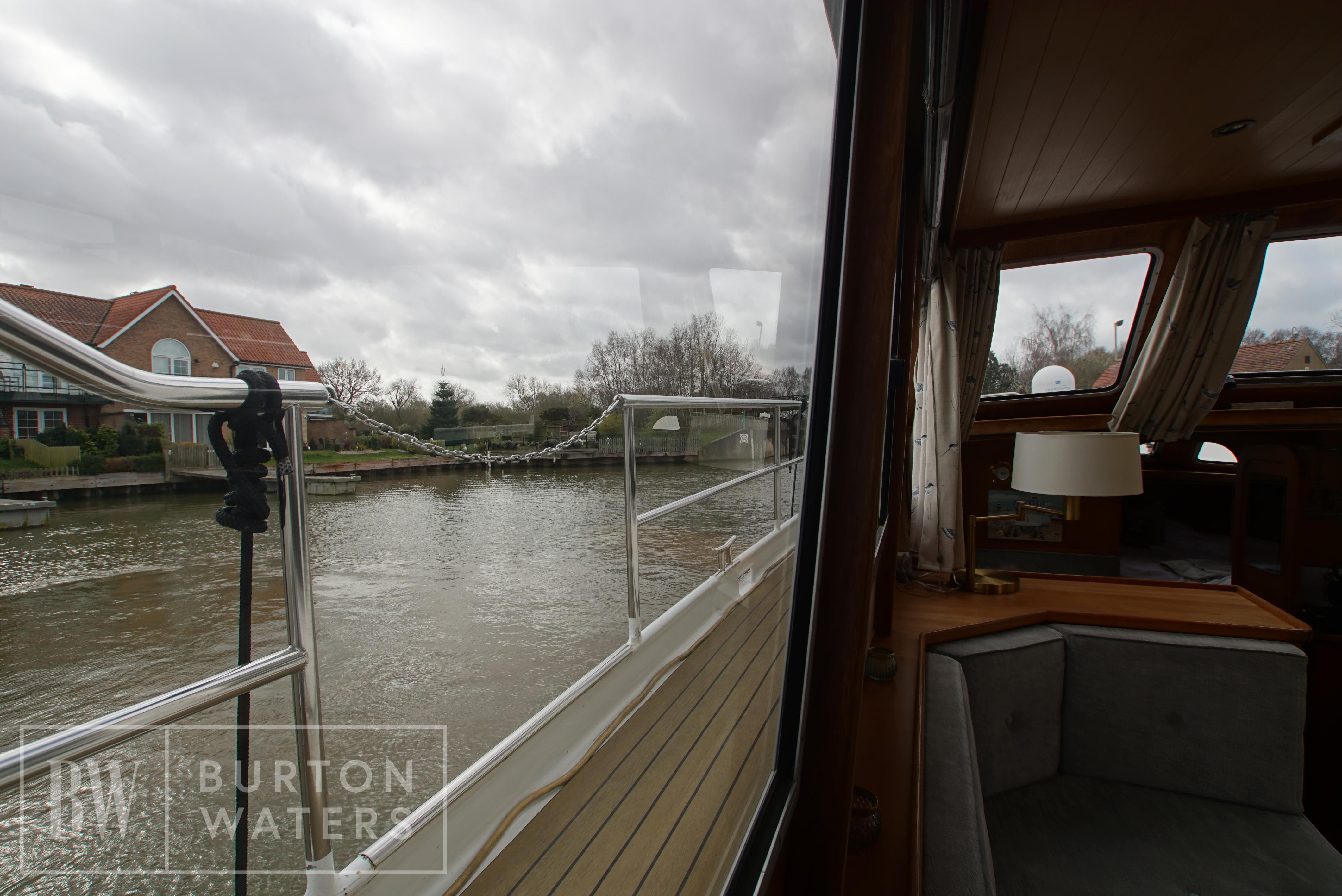 1999 Stevens 1240 DL Motorboot mit Achterkabine Kaufen YachtWorld