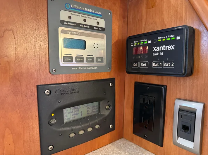  Yacht Photos Pics Control panels and outlets on a 2003 Meridian 490 Pilothouse yacht.