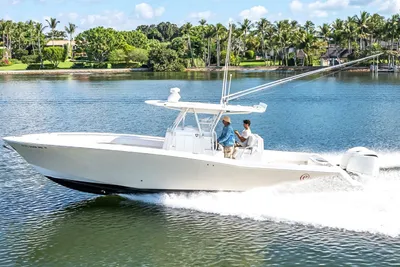 2013 Invincible 36