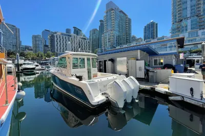 Boston Whaler 345 Conquest Pilothouse