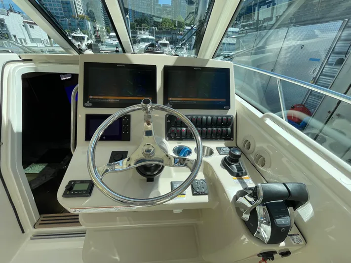 Rutherford III Yacht Photos Pics 