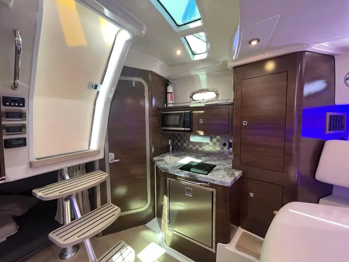 Rutherford III Yacht Photos Pics 