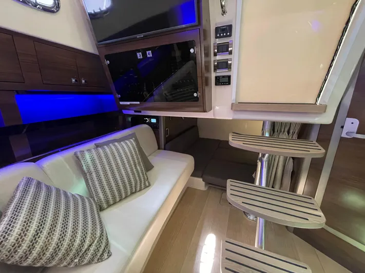 Rutherford III Yacht Photos Pics 