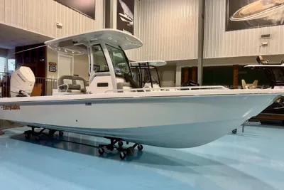 Everglades 253 CC