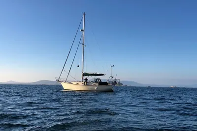 1989 Island Packet 35