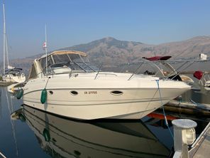 Larson Cabrio 330 Mid Cabin