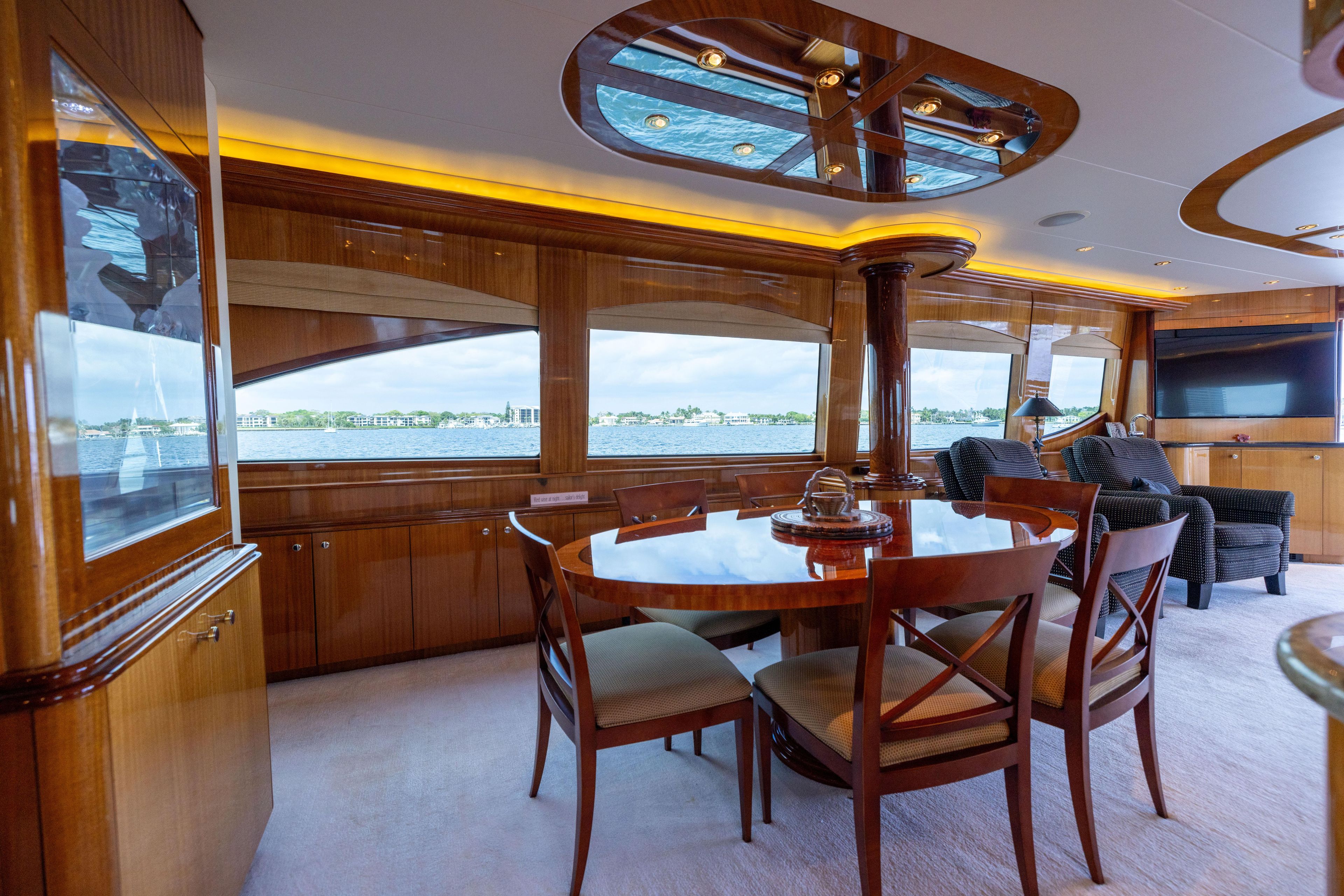 2005 Hatteras 80 