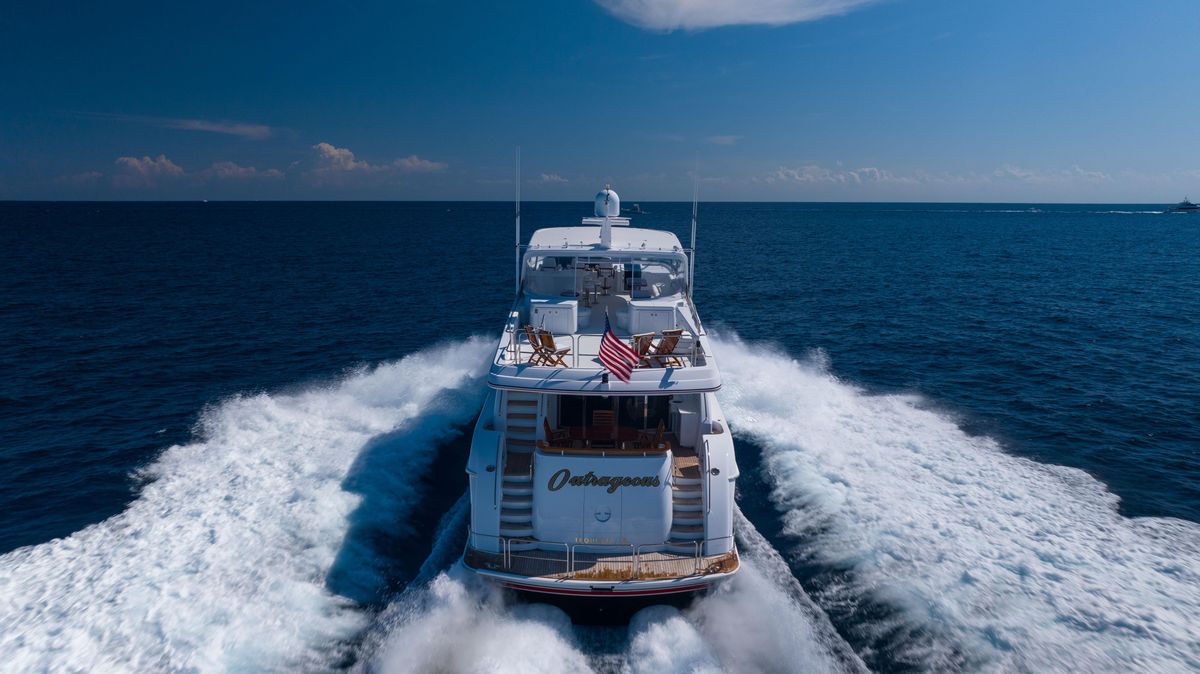 2005 Hatteras 80 