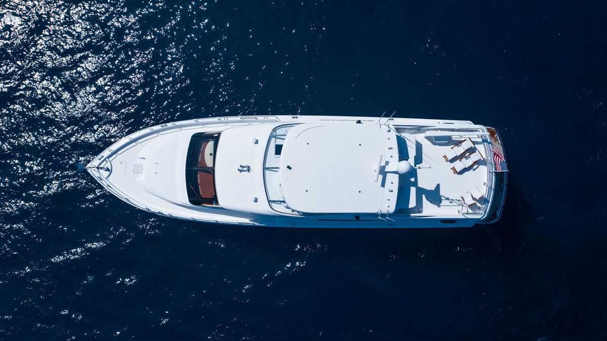 2005 Hatteras 80 