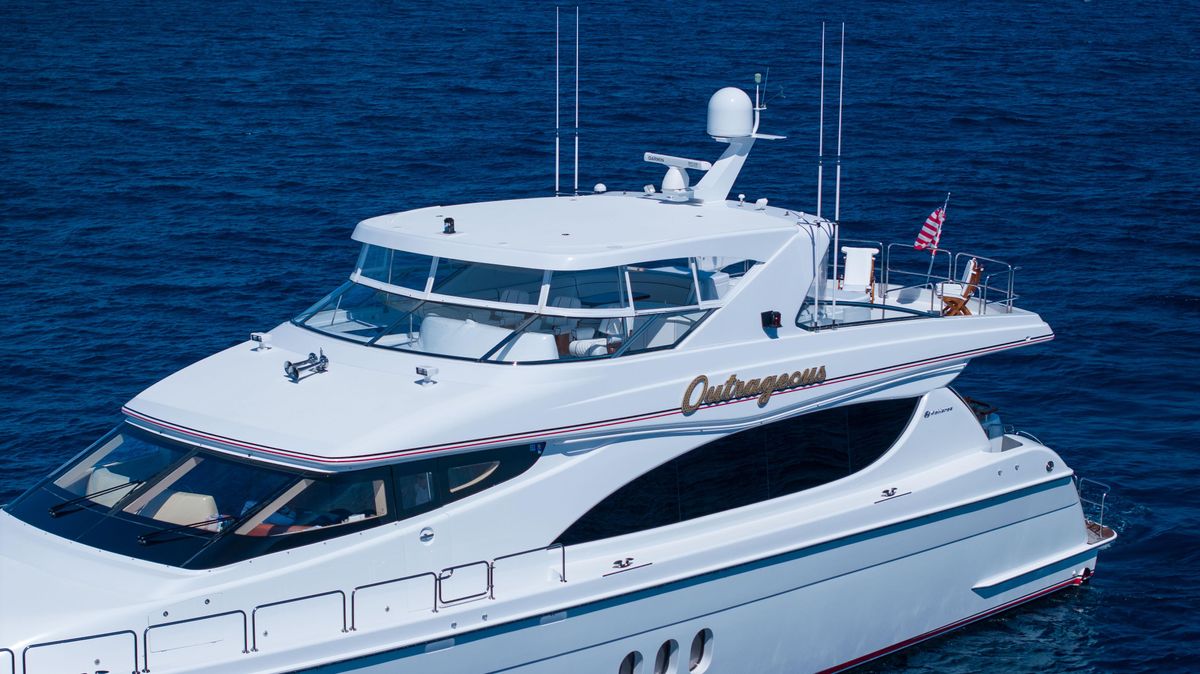 2005 Hatteras 80 