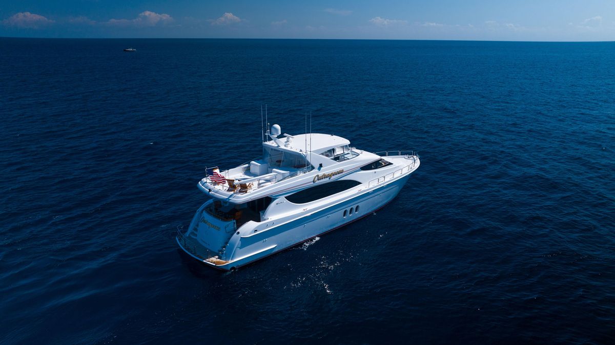2005 Hatteras 80 
