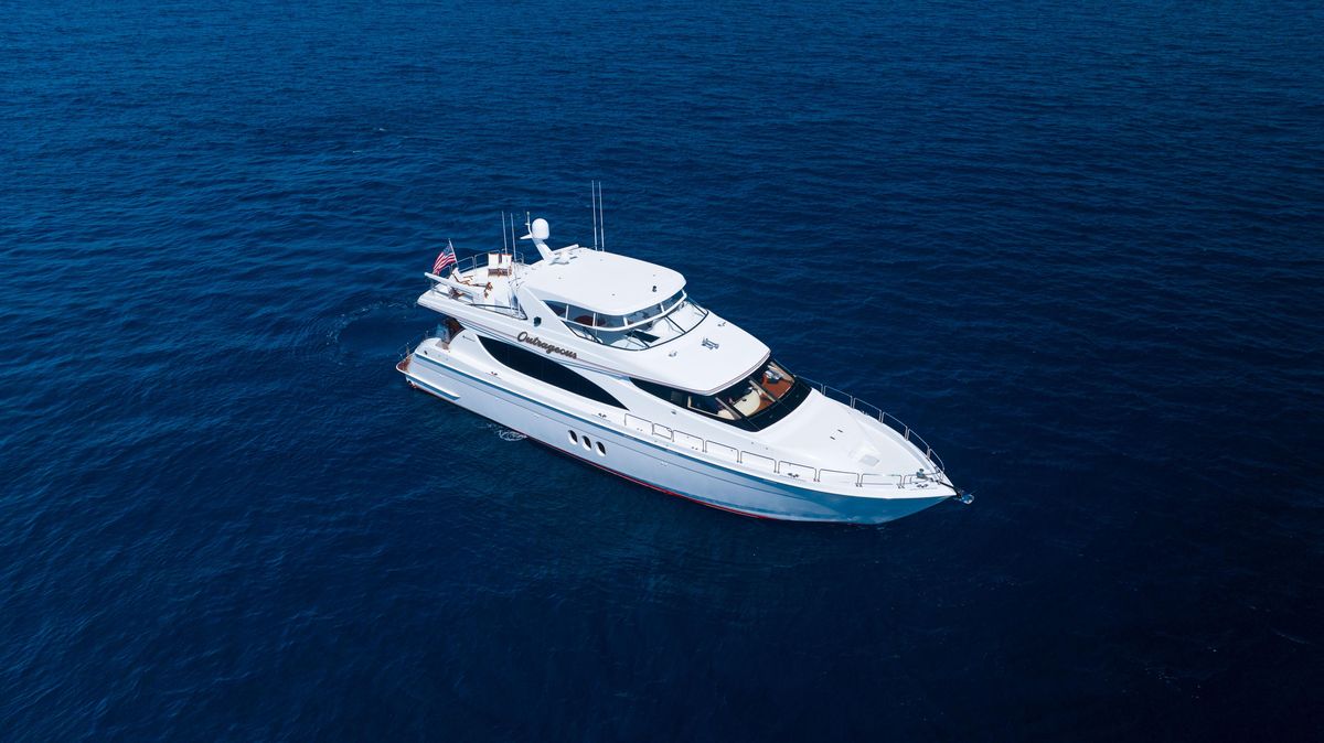 2005 Hatteras 80 
