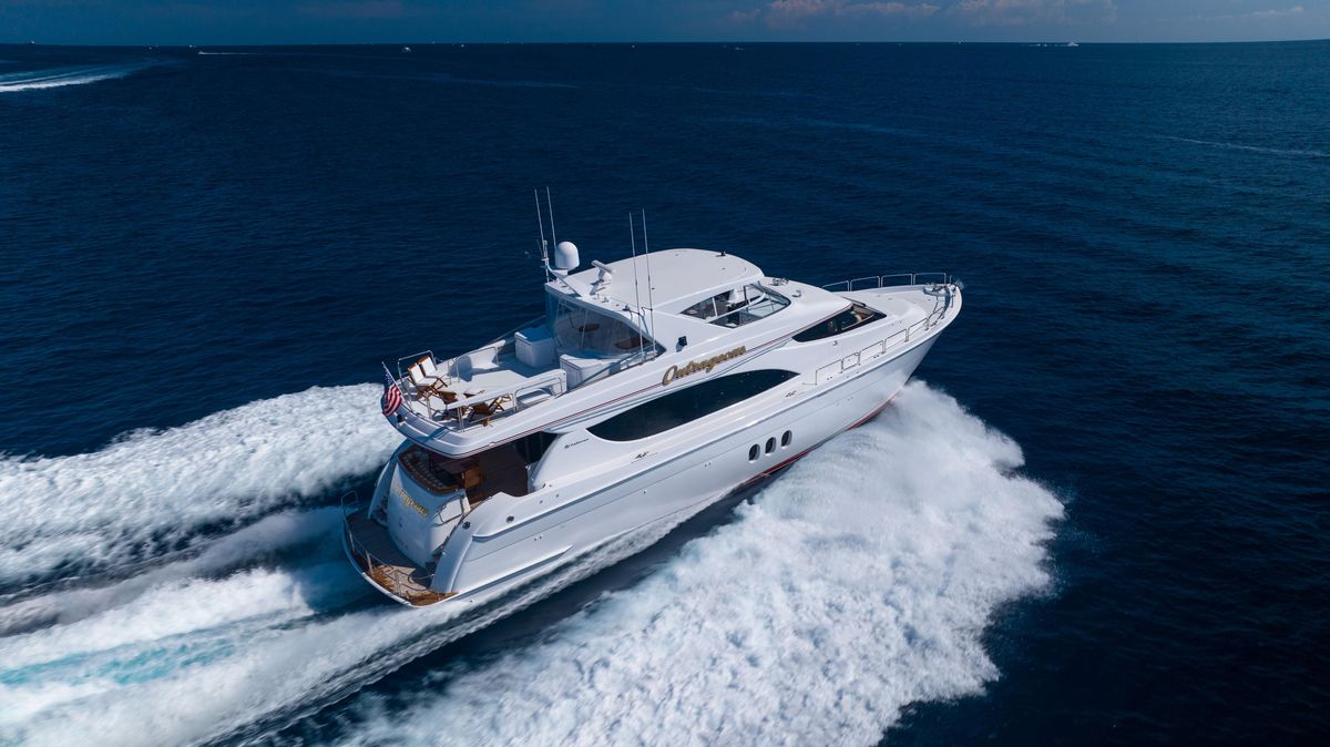 2005 Hatteras 80 