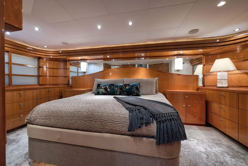 Reel Trader Yacht Photos Pics 