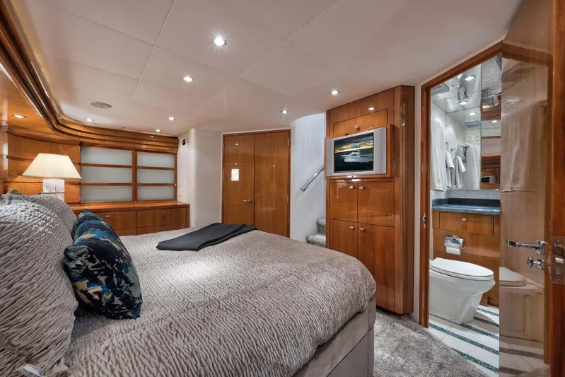 Reel Trader Yacht Photos Pics 