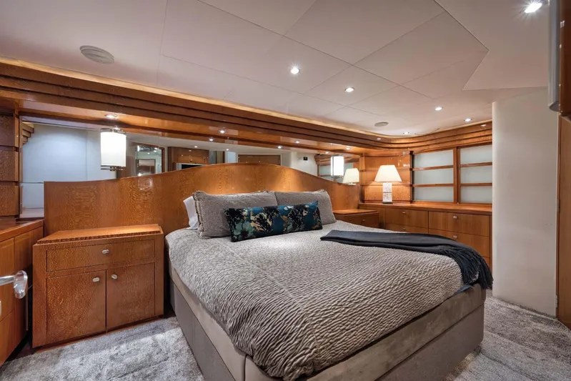 Reel Trader Yacht Photos Pics 