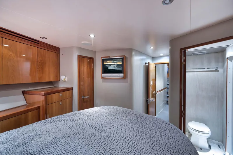 Reel Trader Yacht Photos Pics 