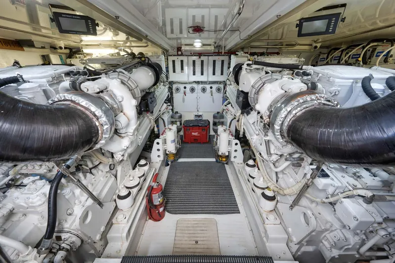 Reel Trader Yacht Photos Pics 