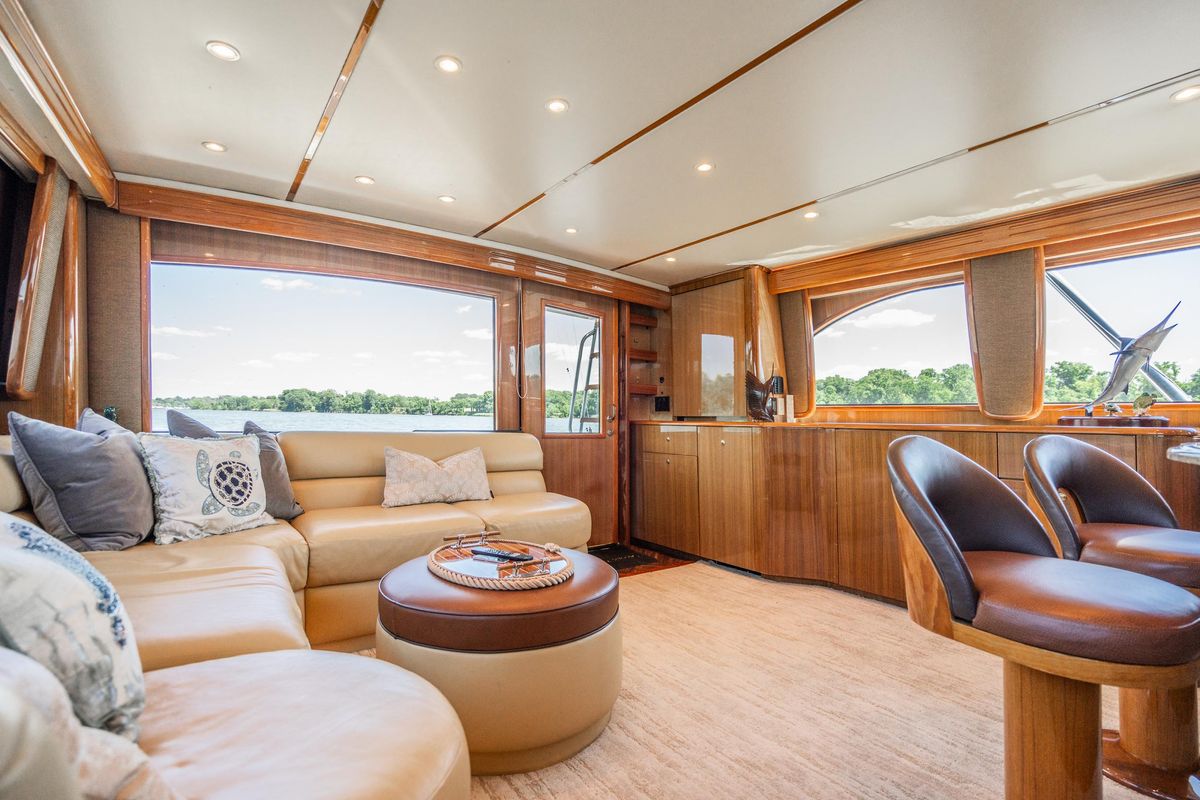 2006 Viking 68 